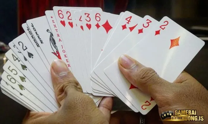 Người chơi cần tập trung quan sát khi đánh bài Tấn của Top88